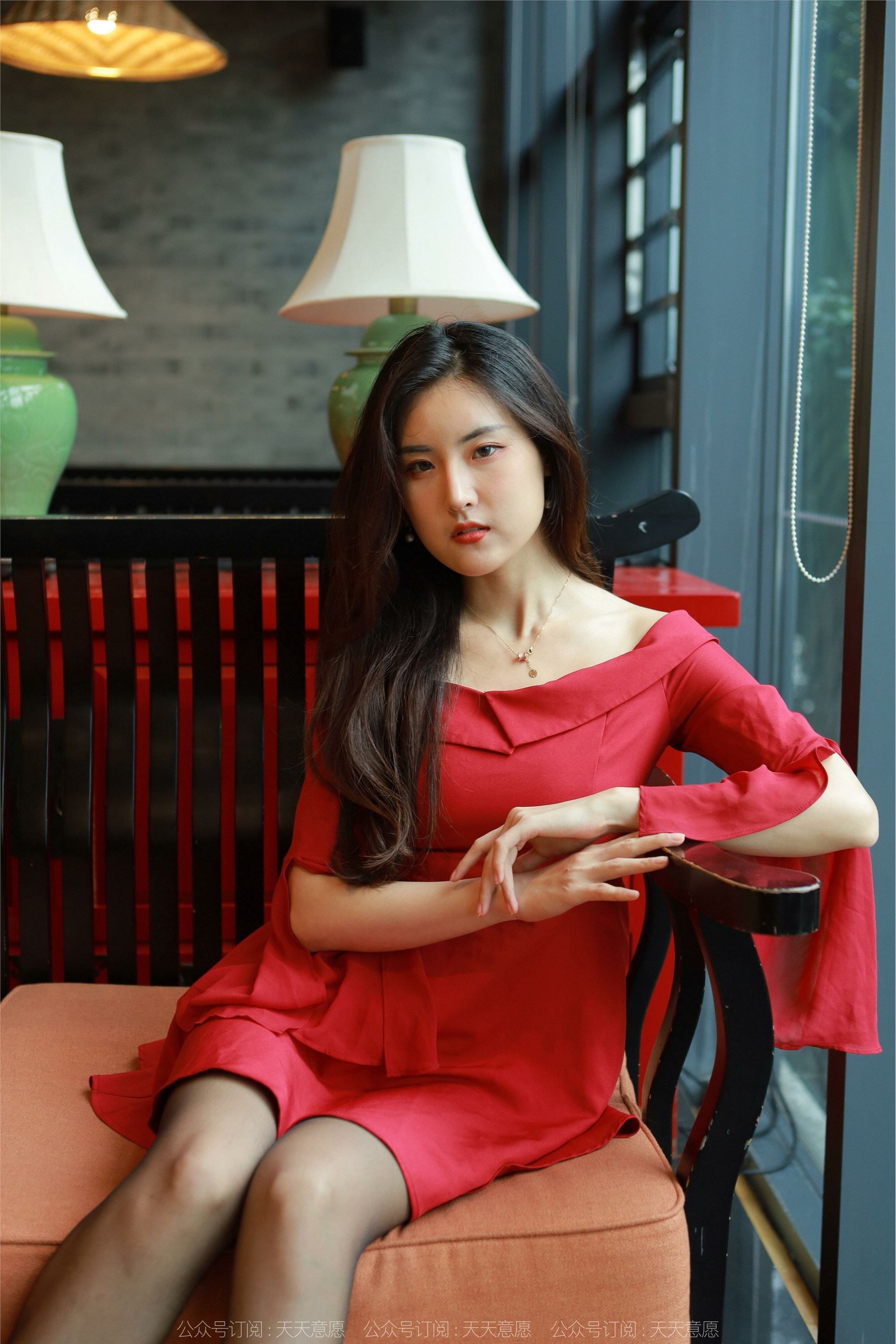 IESS异思趣向  2022.05.08 丝享家 1082：小宝《红裙女神》